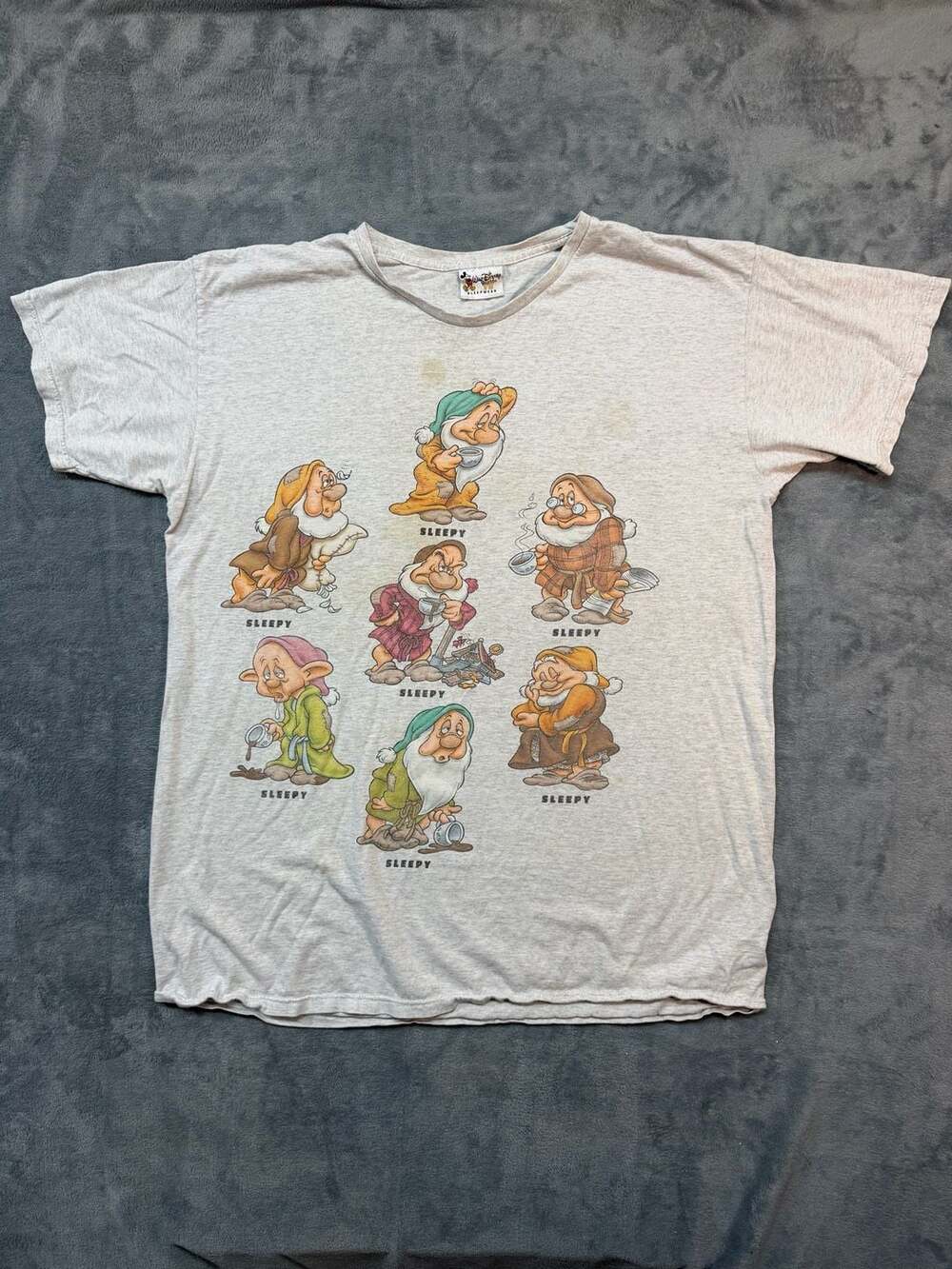 Vintage 90s Walt Disney World Sleepwear Snow White Seven Dwarfs Sleepy T-Shirt